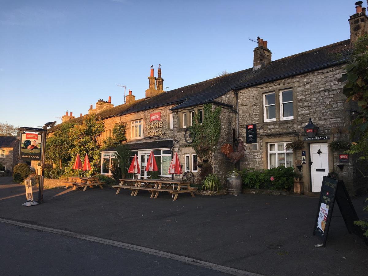 The Game Cock Inn Austwick Exterior foto