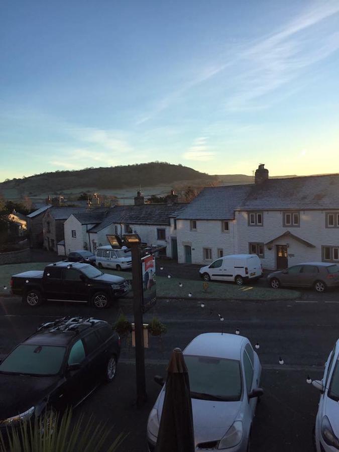 The Game Cock Inn Austwick Exterior foto